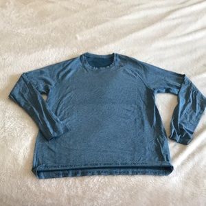 MEN’s long sleeve classic Lululemon workout shirt.